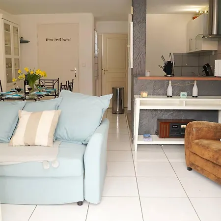 Villa Avec Piscine Et Wifi, 6 Pers, - Fr-1-81-624 *